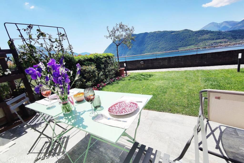Gioiello Sul Lago D'Iseo Sale Marasino Exterior foto