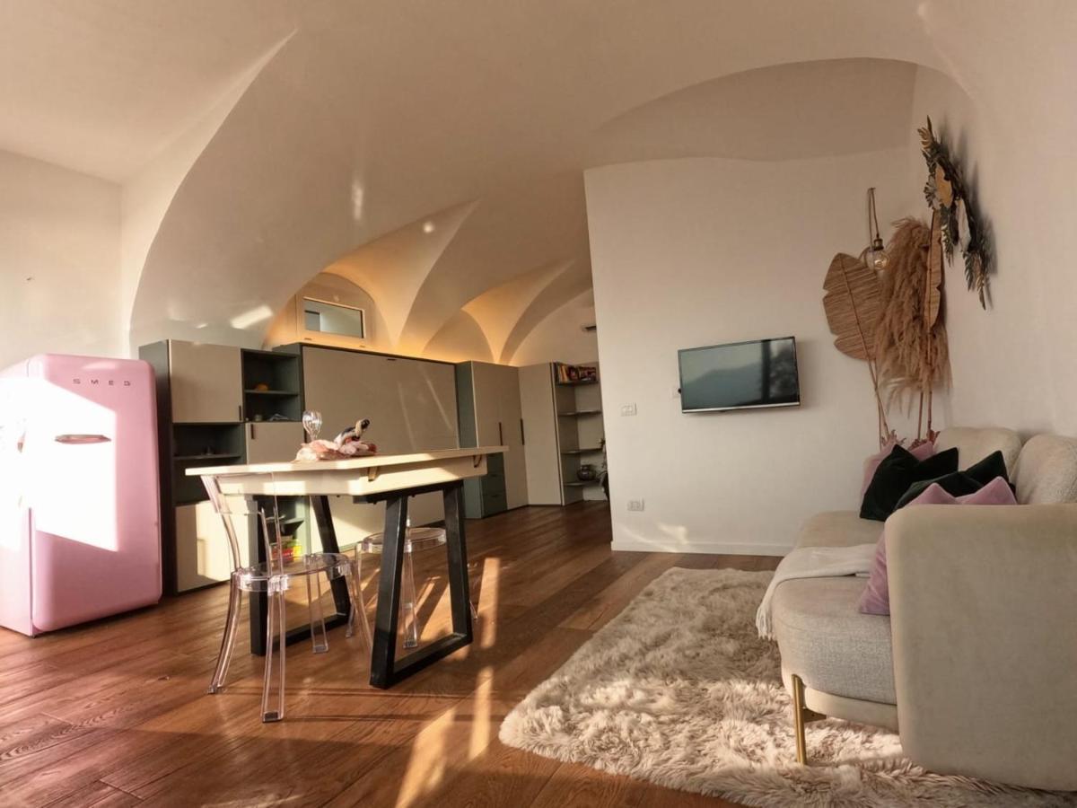 Gioiello Sul Lago D'Iseo Sale Marasino Exterior foto